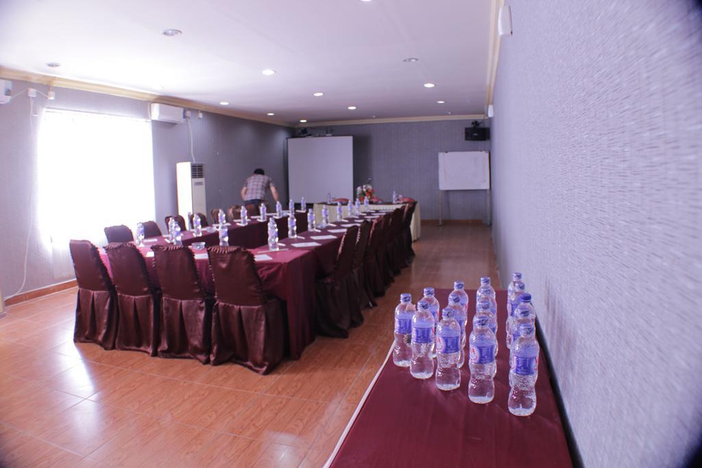Grand Duta Hotel Palu Luaran gambar