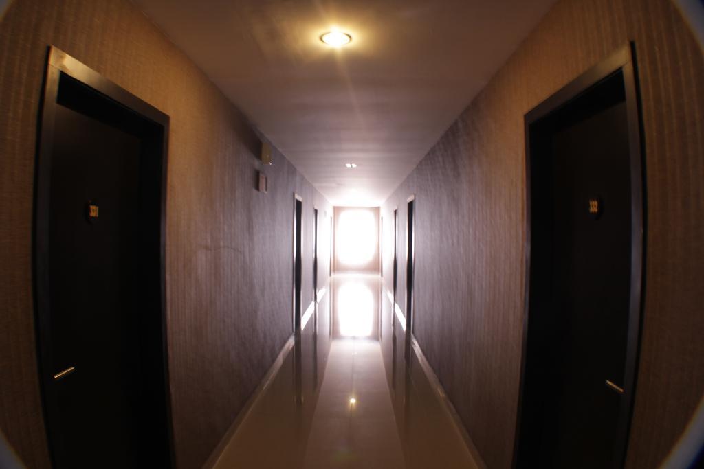 Grand Duta Hotel Palu Luaran gambar