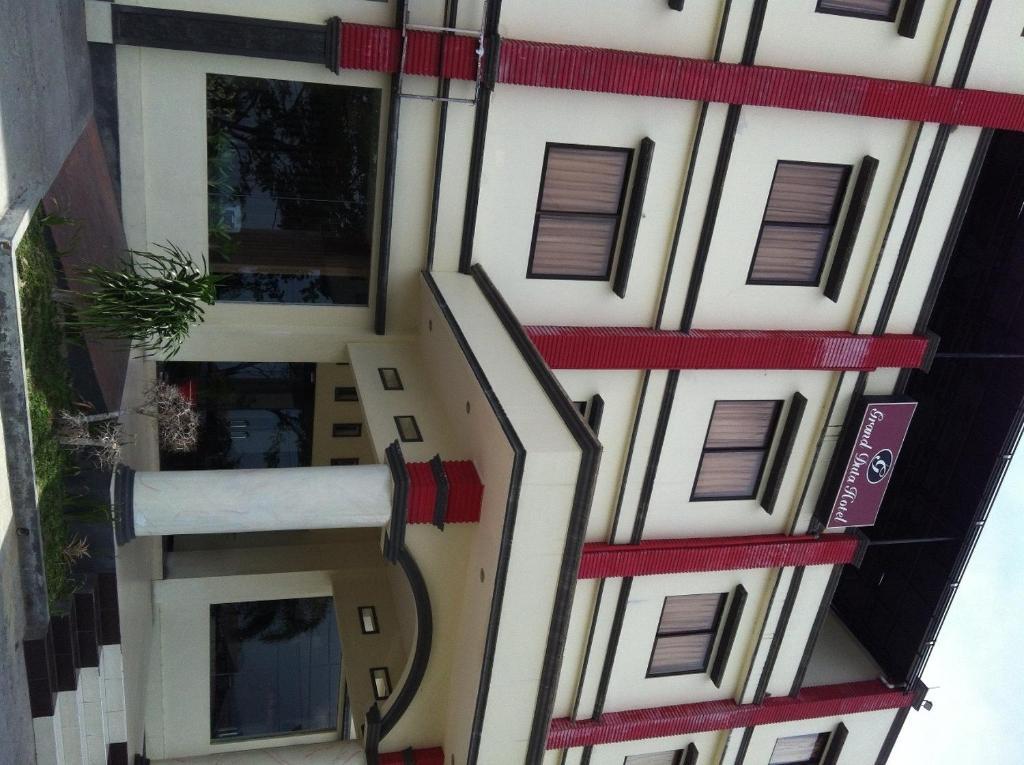Grand Duta Hotel Palu Luaran gambar