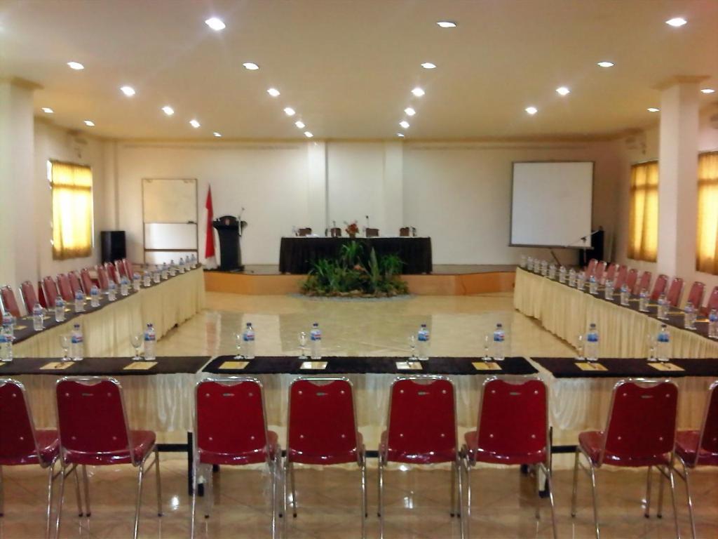 Grand Duta Hotel Palu Luaran gambar